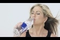 Jennifer Aniston i reklam för vatten