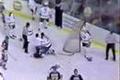 Klassisk och otäck olycka i hockey (känsliga tittare varnas)