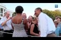 Barack Obama får tyst på skrikande bebis