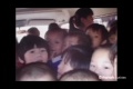 64 Kinesiska barn i en van